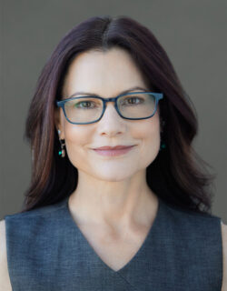 Headshot of Shelley Trott