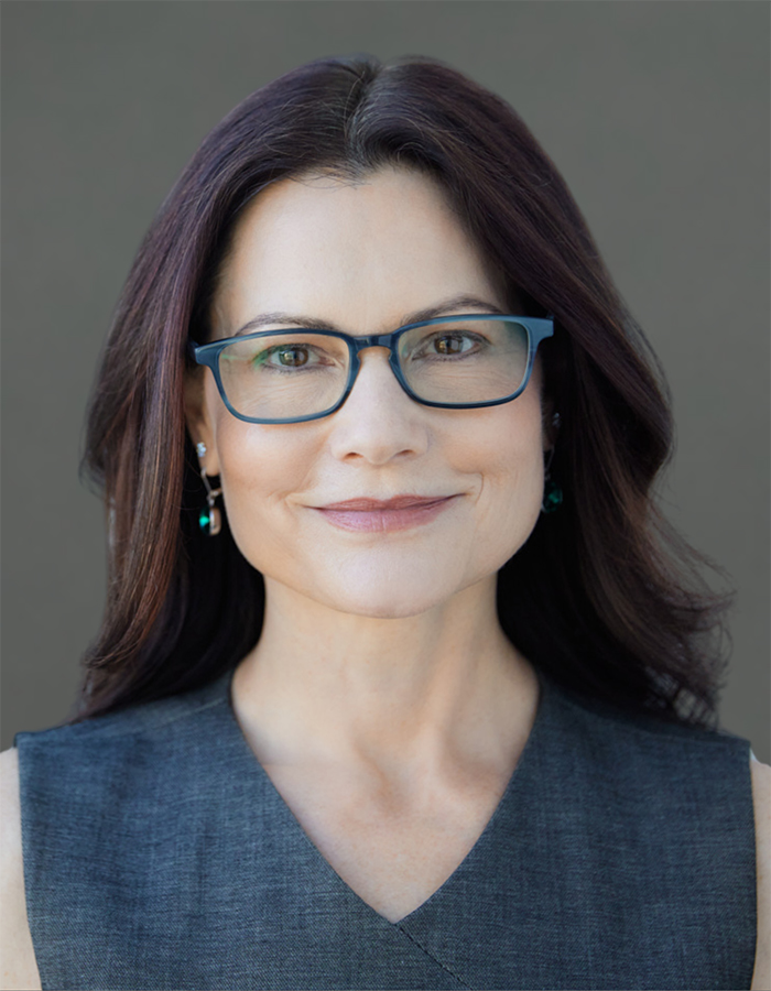 Headshot of Shelley Trott