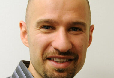 Headshot of Ronen Sumagin
