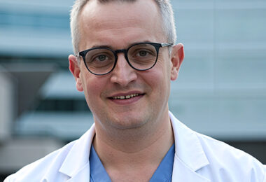 Headshot of Dr. James Lee.