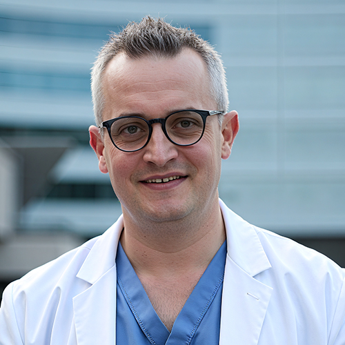 Headshot of Dr. James Lee.