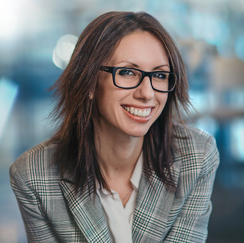 Headshot of Emilia Favuzzi