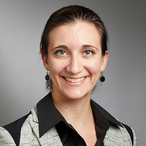 Headshot of Evelyn Lake