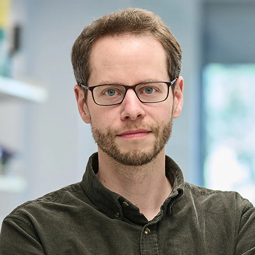 Headshot of Dr. Christoph Thaiss